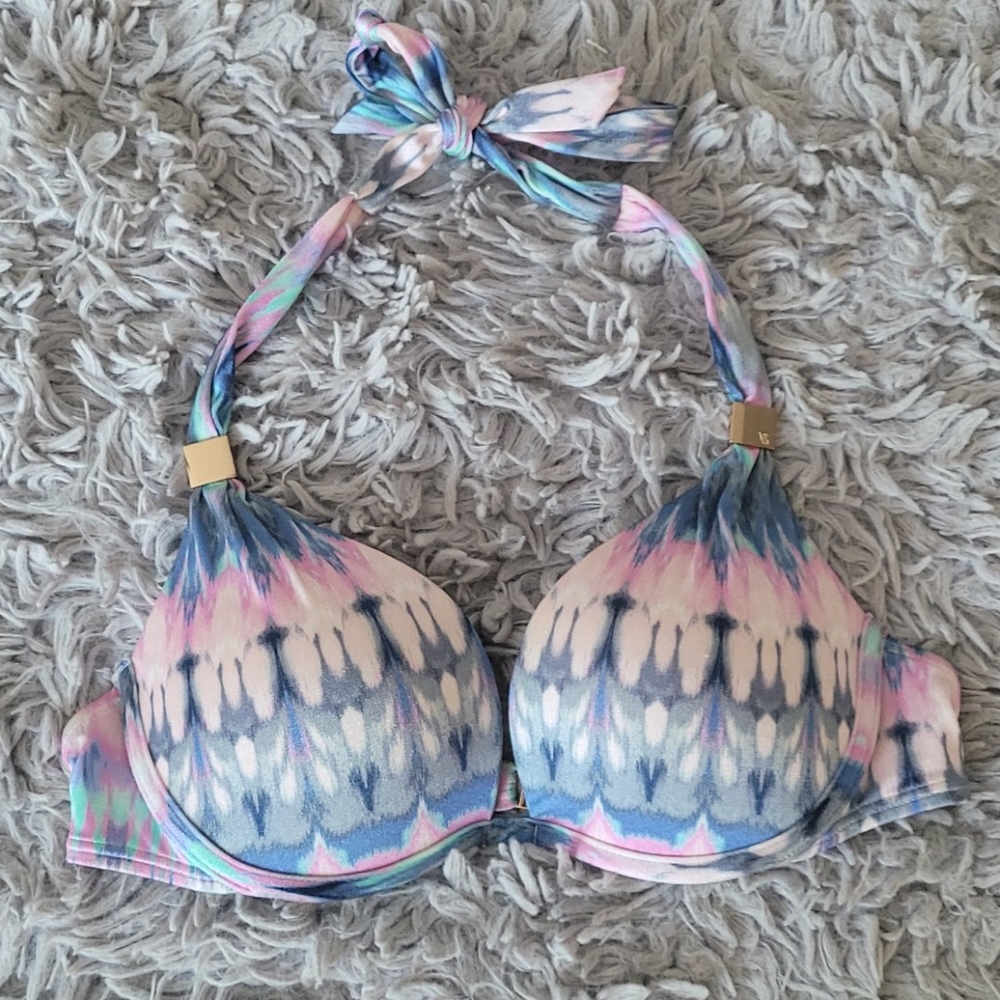 VS Bombshell bathing suit top